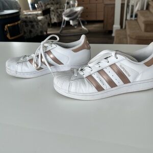 Adidas superstar shoes / size 8